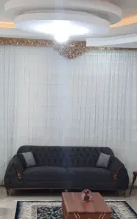 پرده یالان مشکی و تاج سالم و زیر قیمت