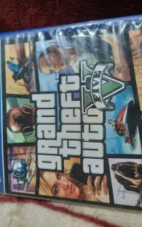 دیسک GTA V نسخه ی PS4 همراه با نقشه