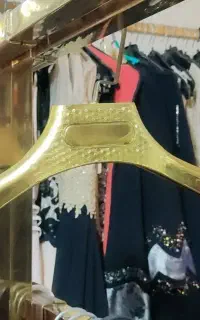 چوب لباسی طلایی