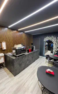 کارگرساده در قهوه خونه