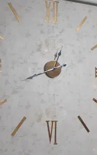 ساعت دیواری طلایی (رومی خطی)