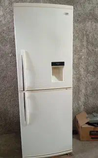 یخچال آیسان