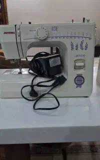 چرخ خیاطی ژانومه ۱۰۲۰