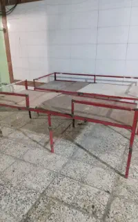 تخت اهنی