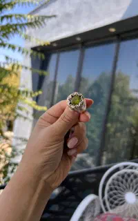 انگشتر نقره سنگ زبرجد اصل با نگین برلیان