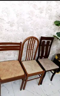 تعدادی صندلی تکی چوبی درحدنو
