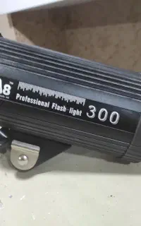 فلش چتر و دوربین عکاسی