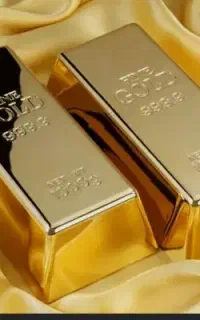 حلقه طلا زیر تابلو
