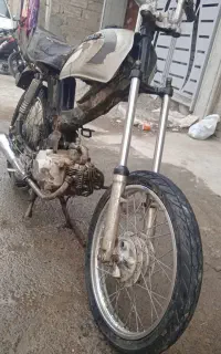 موتور ۷۰سی سی ظاهری نیاز به رسیدگی داره