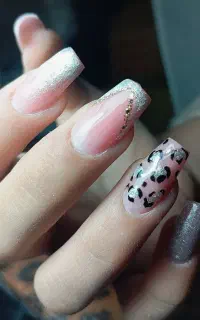 کاشت ناخن