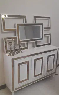 آیینه و کنسول