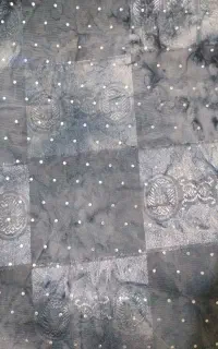 تعدادی پارچه ویک عددروسری