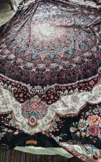 یک عدد رو فرشی کش دار ب قیمت پارسال بفروش میرسد
