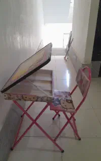 صندلی و میز