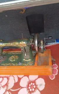 چرخ خیاطی خیلی قدیمی