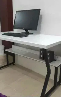 میز کامپیوتر و تحریر