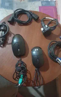 مقداری کابل کامپیوتر