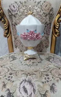 ظروف داخل ویترین