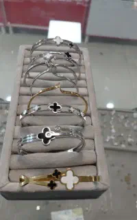 دستبند بنگل رنگ ثابت/ساده و طرحدار