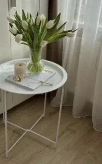میز و آباژور طرح ایکیا