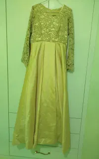لباس مجلسی فقط یک بار استفاده شده