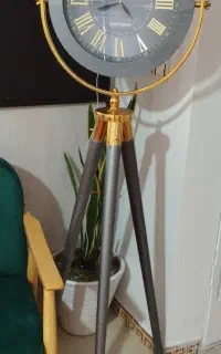 ساعت ایستاده کاملا نو و سالم