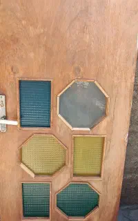 سه عدد در اتاق و حال
