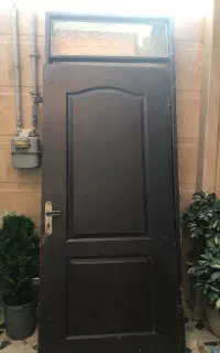 درب چوبی کتیبه دار با چهارچوب سنگین