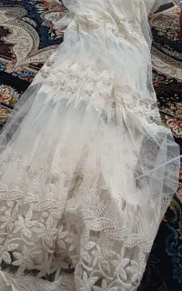 پرده توری جلوی دری