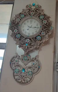 ساعت دیواری زیبا و مجلل