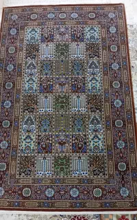 قالیچه دستباف طرح خشتی