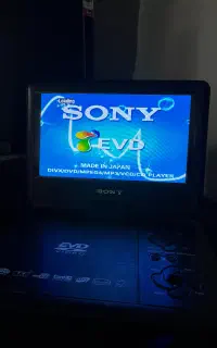 دی وی دی پلیر پرتابل شارژی/رم/فلش