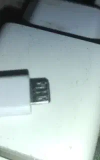 یه دونه شارژر اصلی دوتا کابل مفط مفط