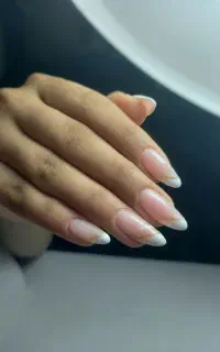 اجاره لاین وآموزش وخدمات کاشت ناخن ومیکاپ ومژه