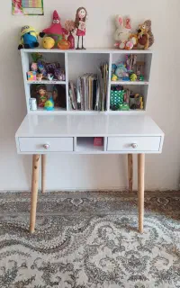 میز تحریر و کتابخانه چوبی رنگ سفید
