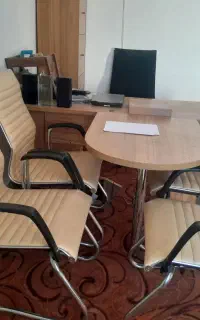 میز کنفرانس و کشو