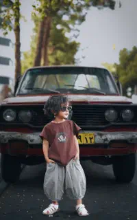 فروشنده خانم (پوشاک کودک)