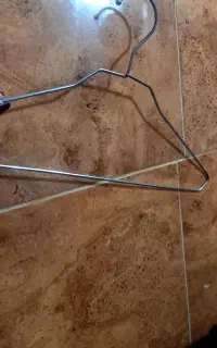 چوب لباسی ۲ هزارتومن