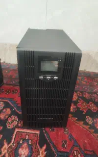 دستگاه UPS به همراه باتری
