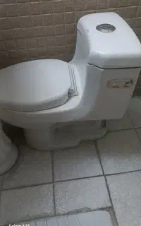توالت فرنگی در حد نو