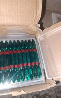 پیچ گوشتی چهارسواهنربایی