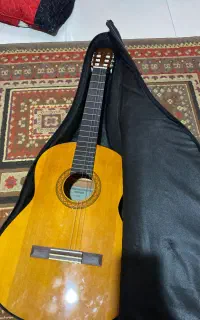 گیتار یاماها c40