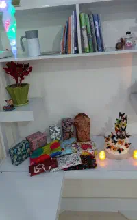 کتاب خونه گوشه ای دارای میز تحریر