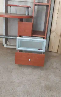 میز تحریر سالم