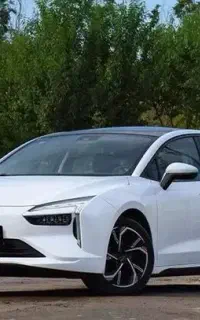 لونا برقی چین و رنو فرانسه