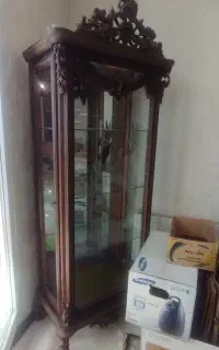ویترین  چوبی