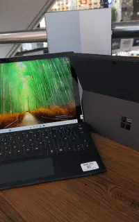 سرفیس پرو از 3تا8 SURFACE PRO  با کیبورد و منعلقات