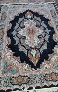 فرش ۹متری یک تخته کاملا تمیز و سالم در حدنو