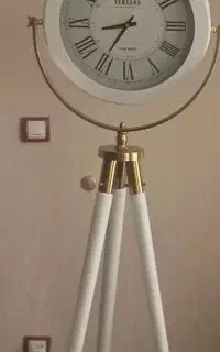 ساعت ایستاده کاملا سالم