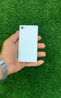 xperia z5 compact در حد نو کلکسیونی